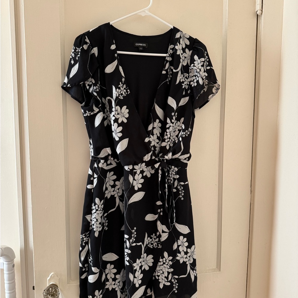 Express Black and White Floral Mini Wrap Dress